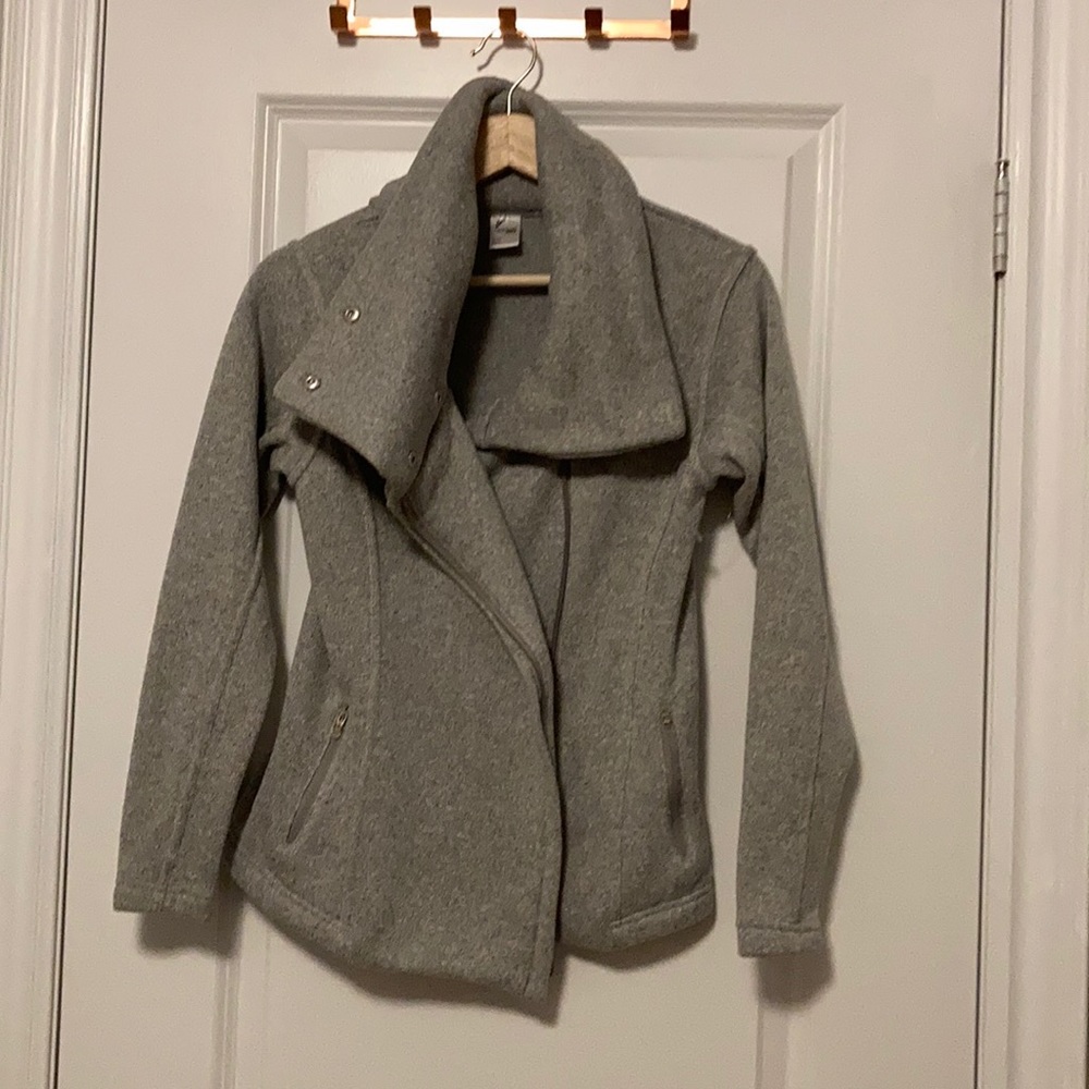 ❣️2 for $25❣️ NWOT Grey zip up sweater